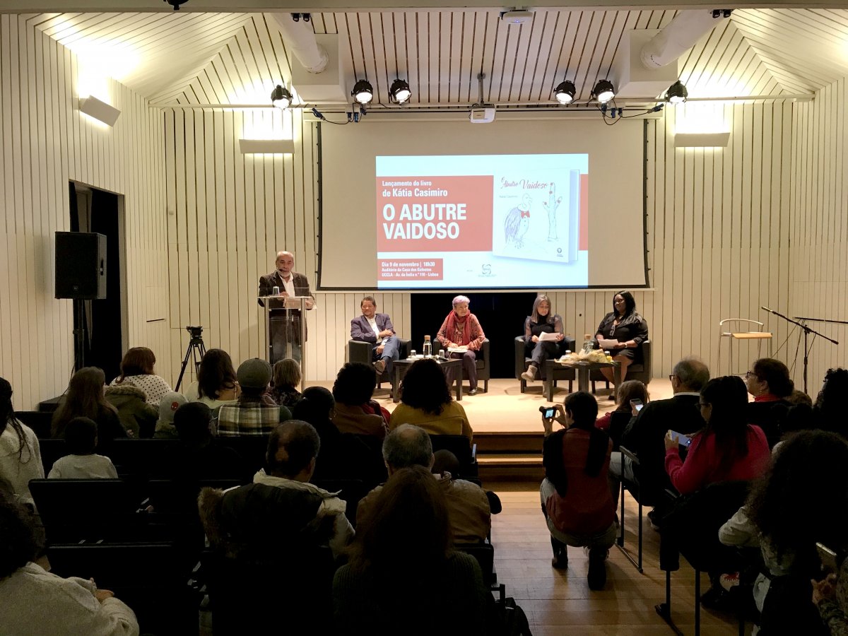 Apresentação do livro O Abutre Vaidoso_1631