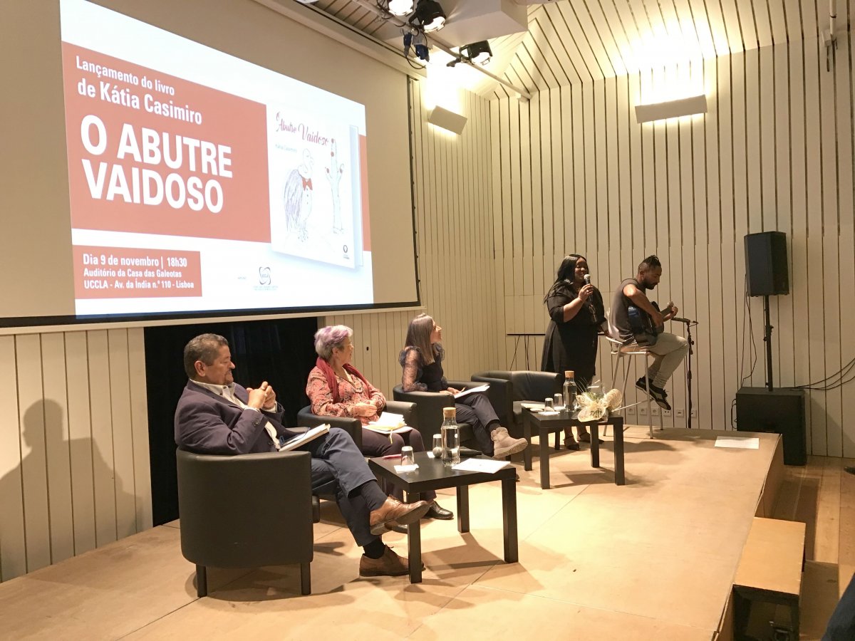 Apresentação do livro O Abutre Vaidoso_1666