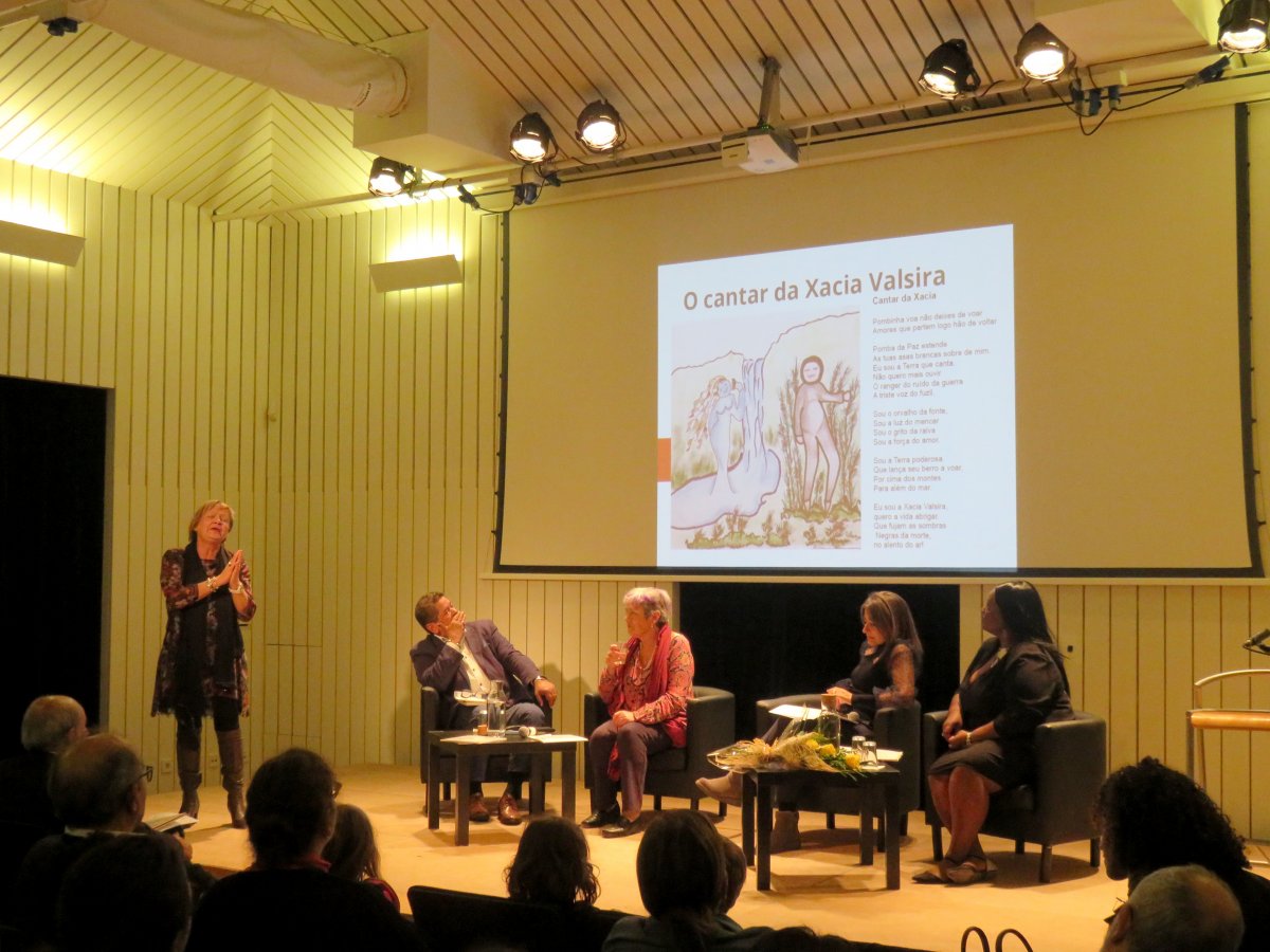Apresentação do livro O Abutre Vaidoso_9754