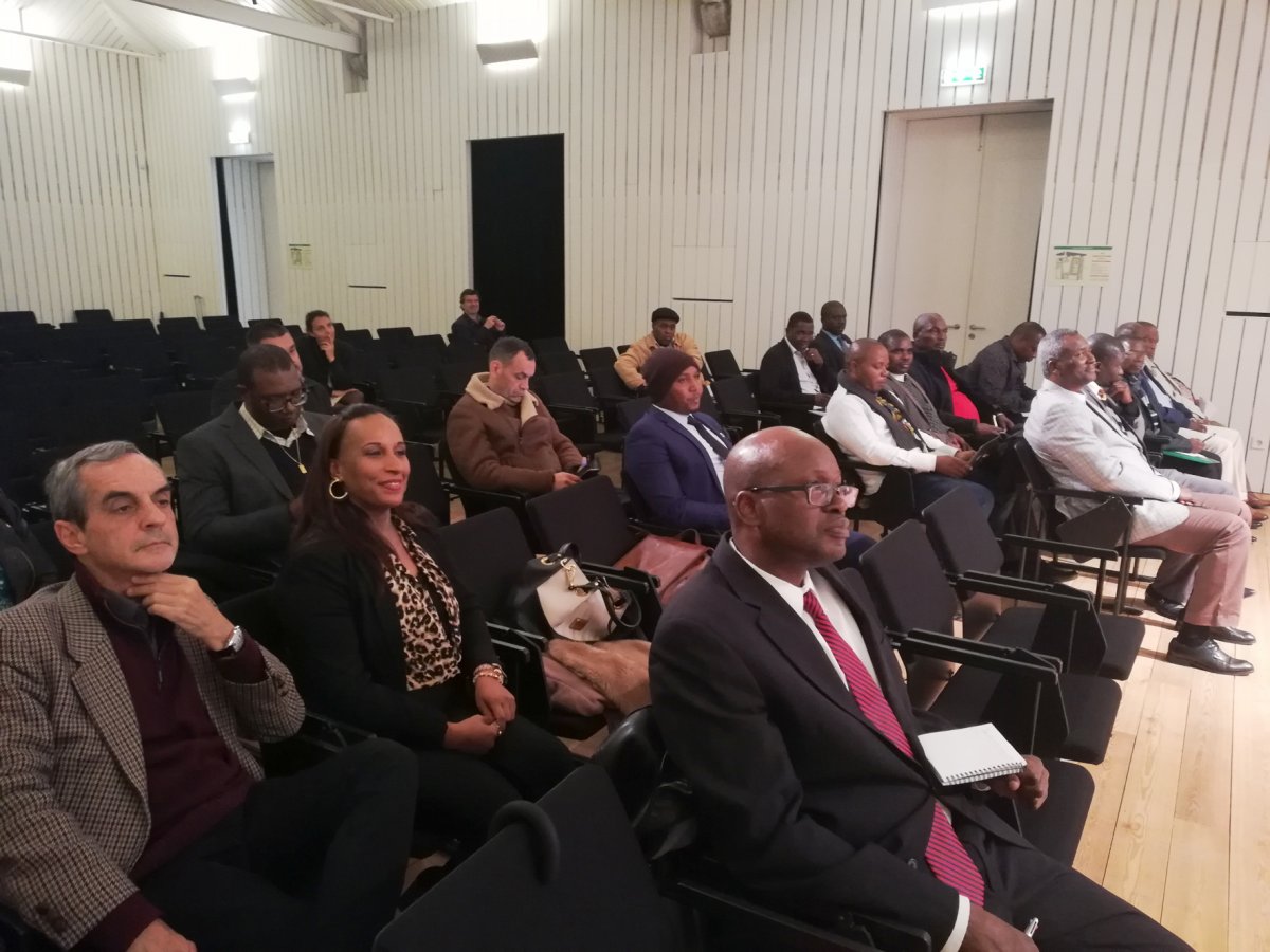 Autarcas de Moçambique avaliam investimentos em Portugal_160353