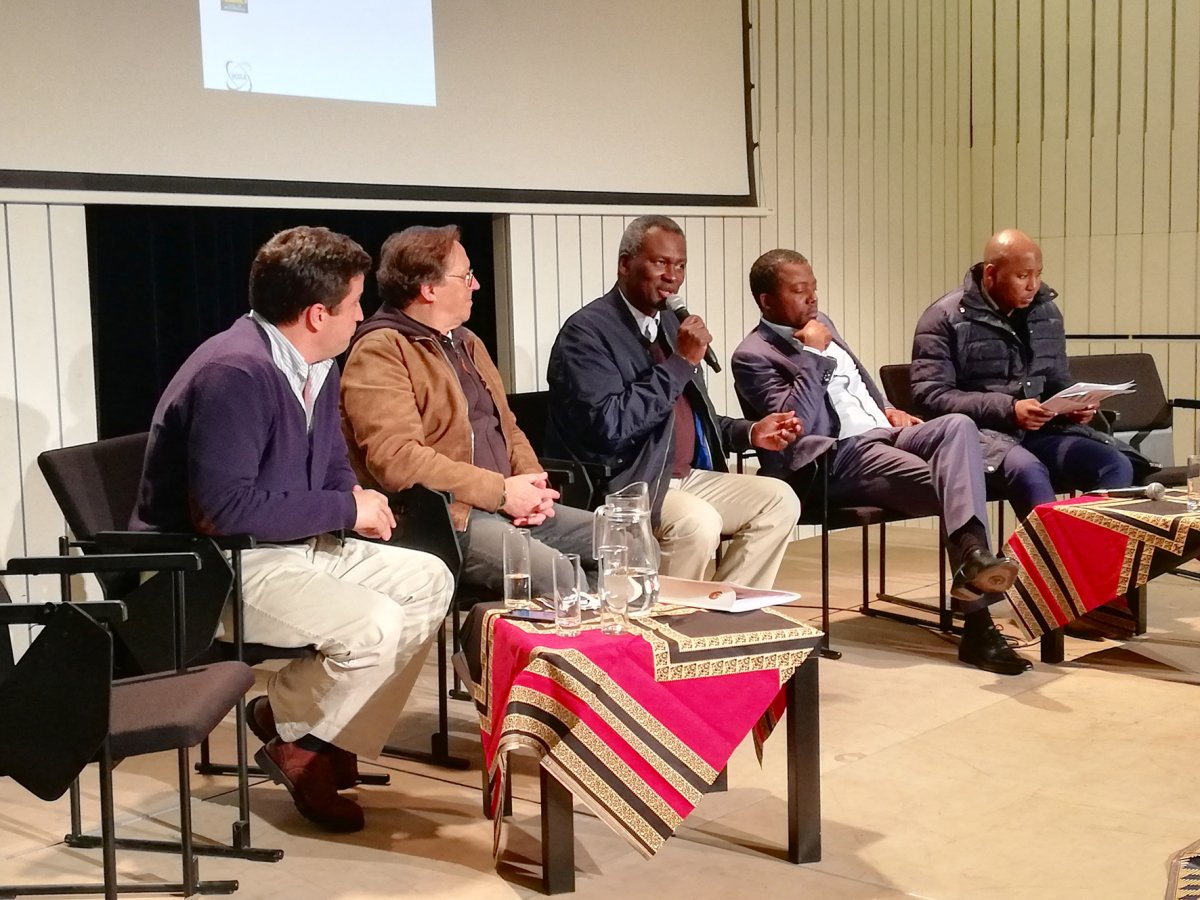 Autarcas de Moçambique avaliam investimentos em Portugal_171809