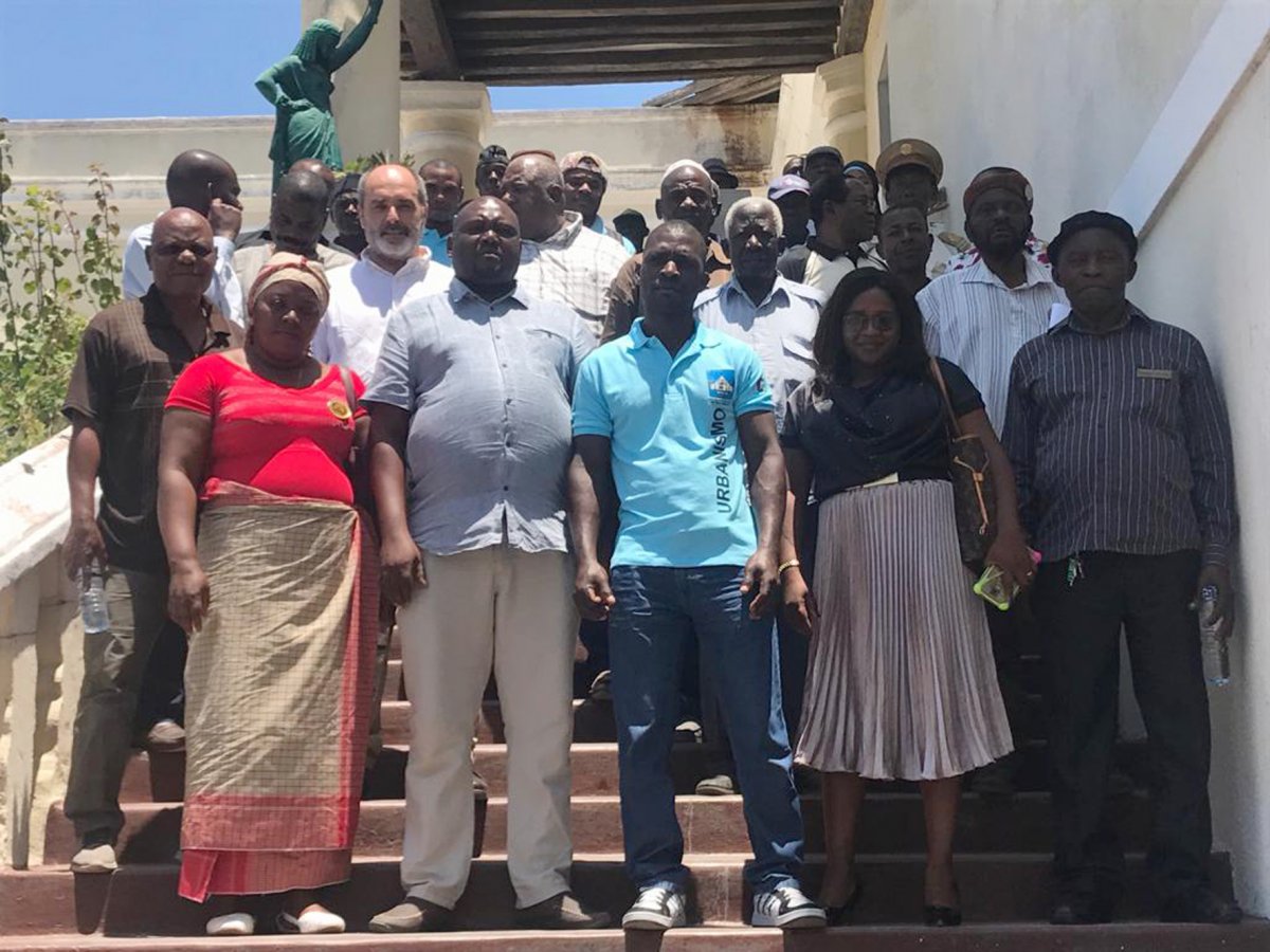Cerimónia de entrega das Fichas de Cadastro da Ilha de Moçambique_WA0004
