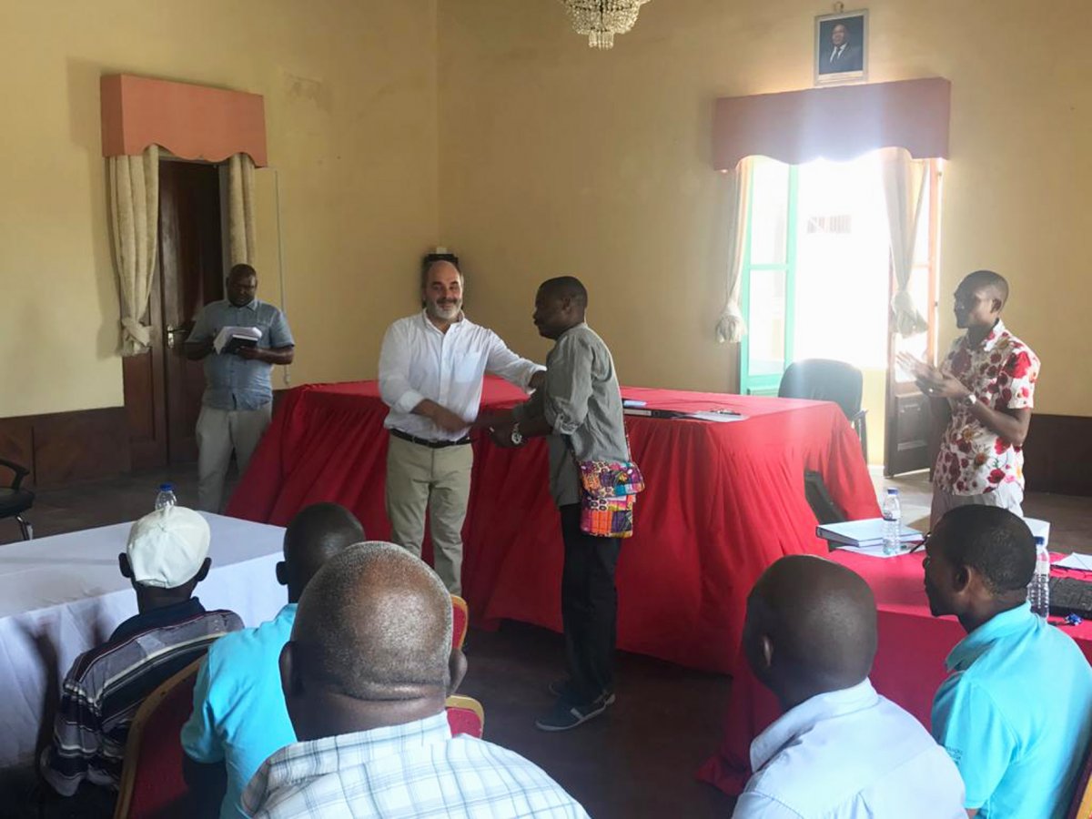 Cerimónia de entrega das Fichas de Cadastro da Ilha de Moçambique_WA0005