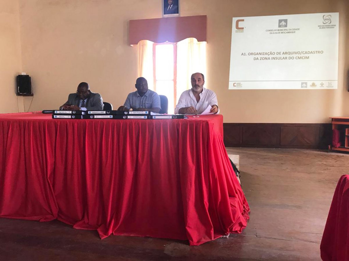 Cerimónia de entrega das Fichas de Cadastro da Ilha de Moçambique_WA0009