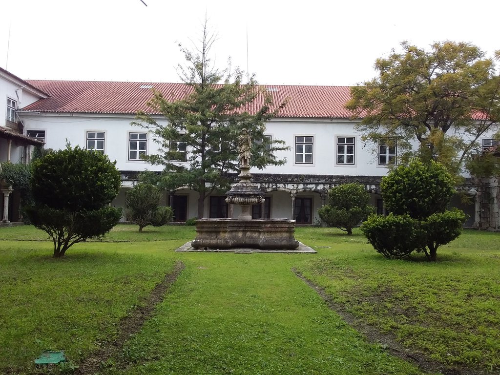 Odivelas - Claustro da Moura