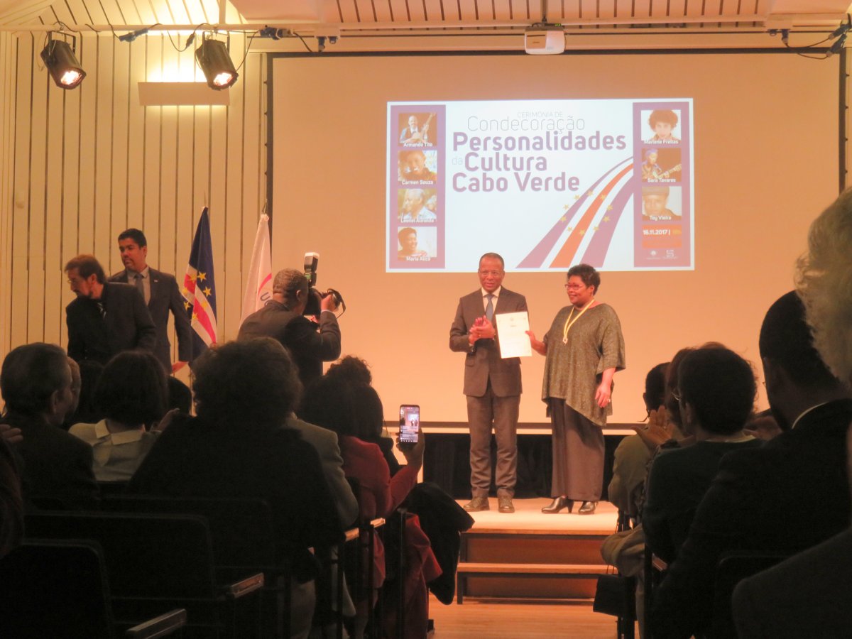 Condecoracao a personalidades Cabo Verde_6694_Maria Alice