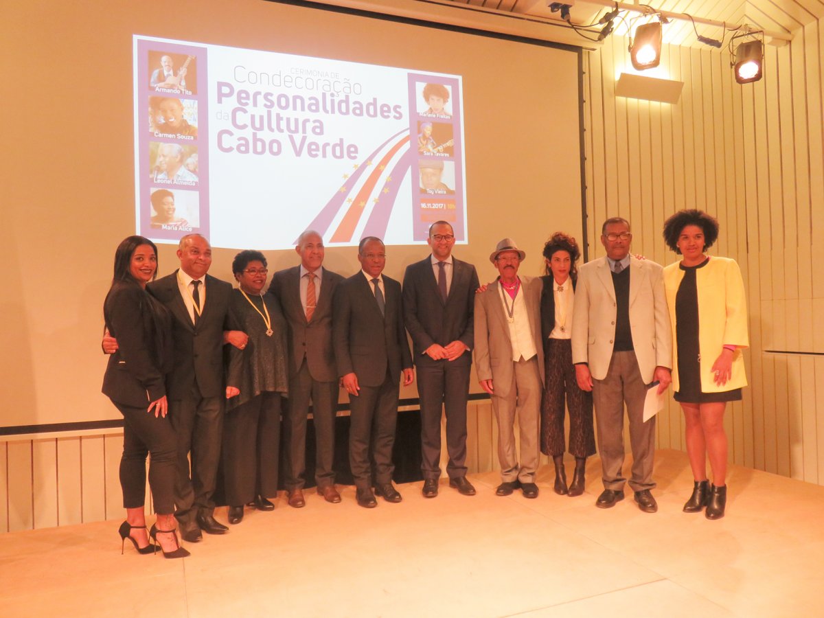 Condecoracao a personalidades Cabo Verde_6734_