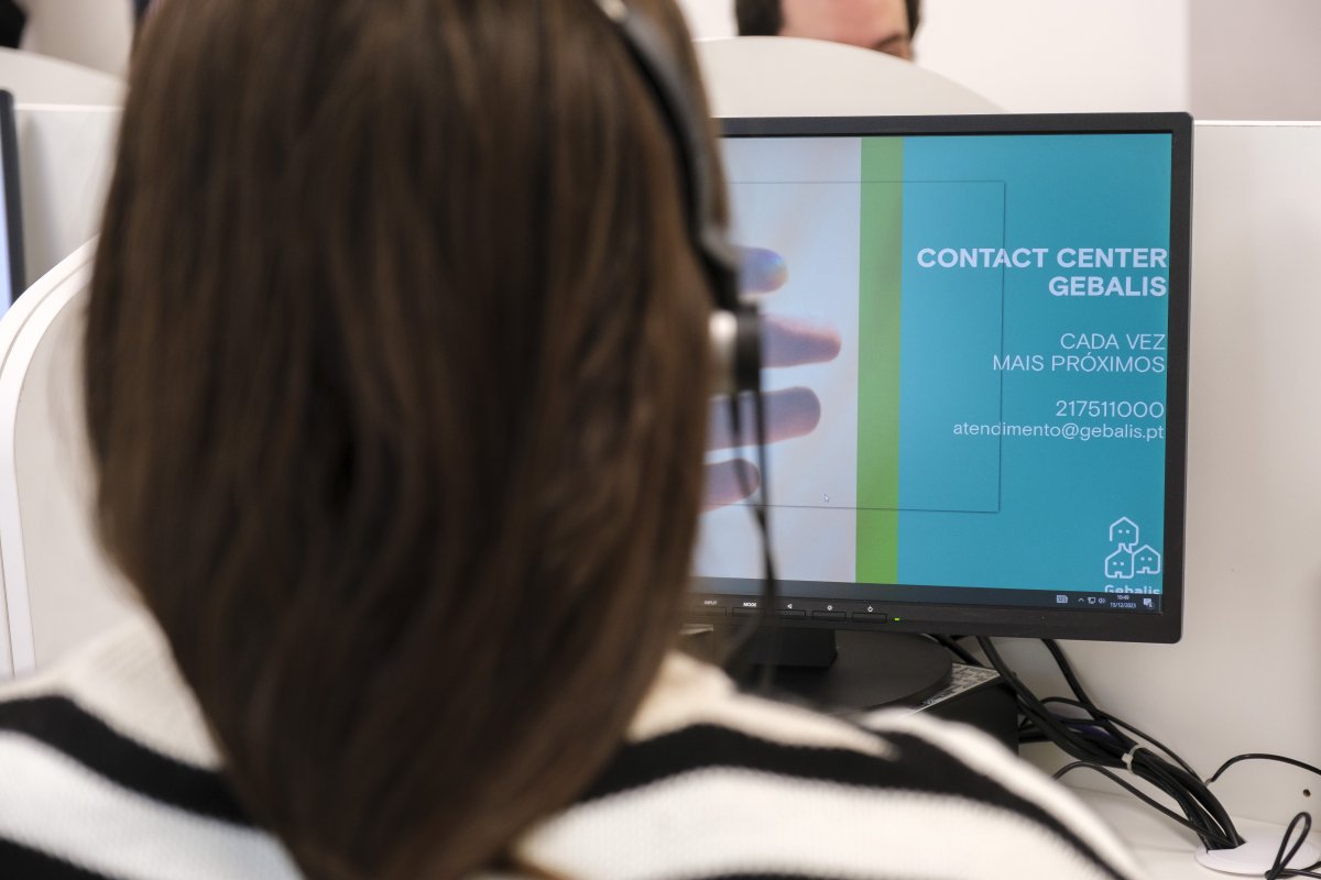 Contact Center_AZ25026