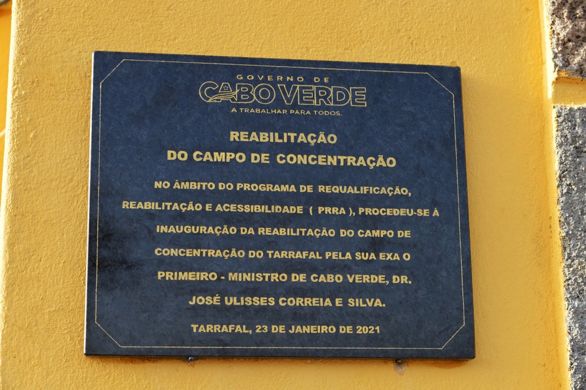 Placa-Reabilitação do ex-Campo de Concentração do Tarrafal