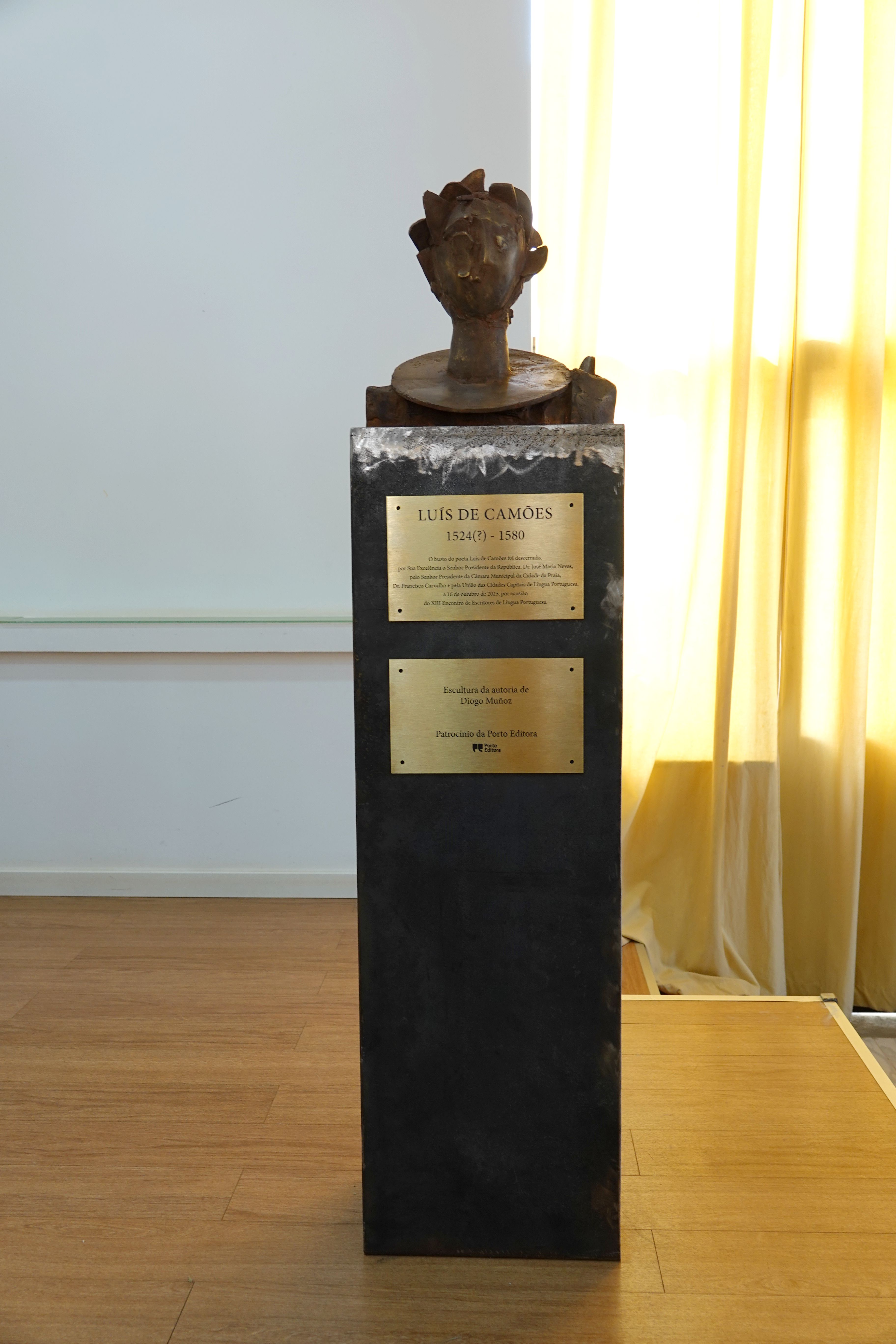 Busto Luís de Camões