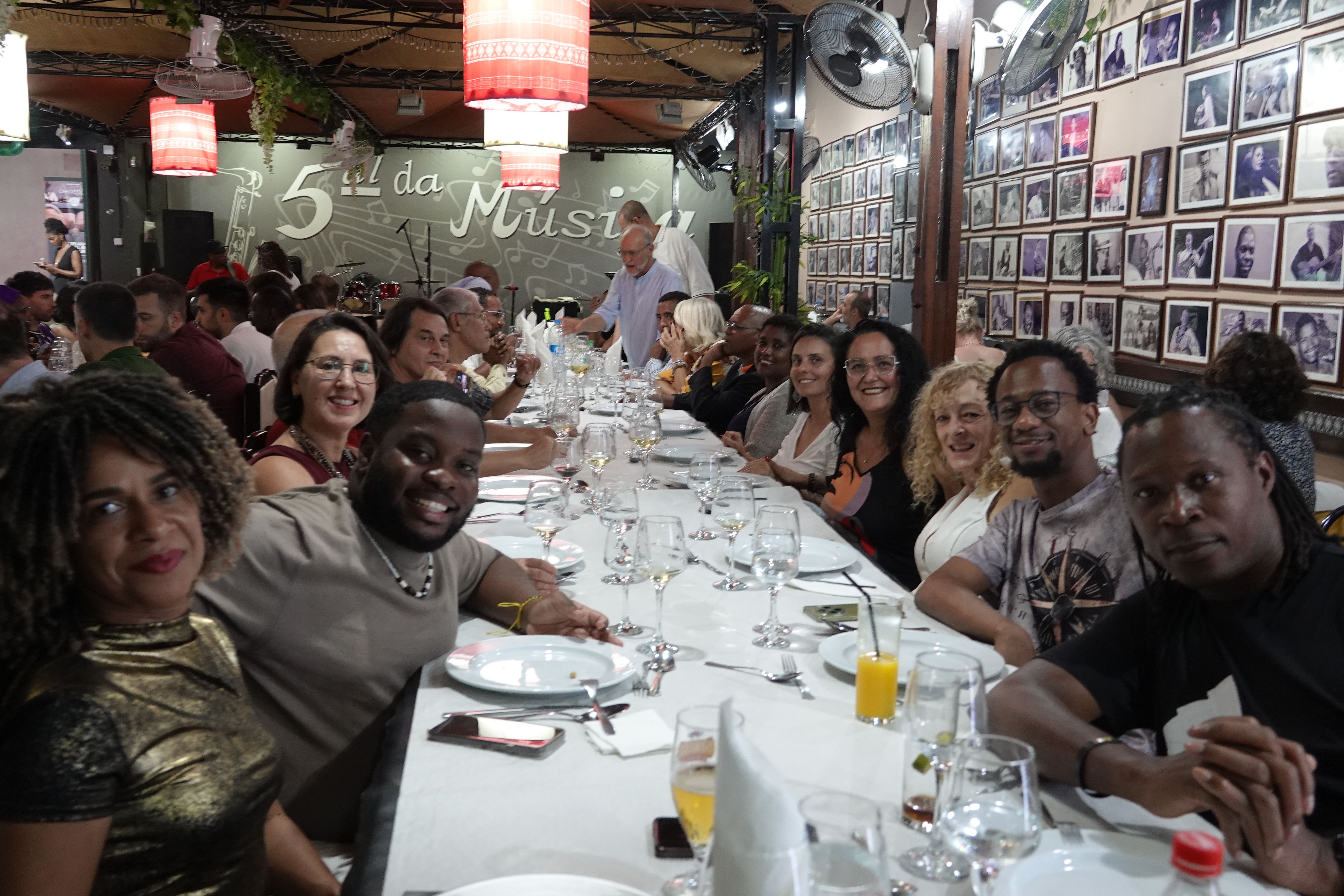 Jantar no Quintal da Musica