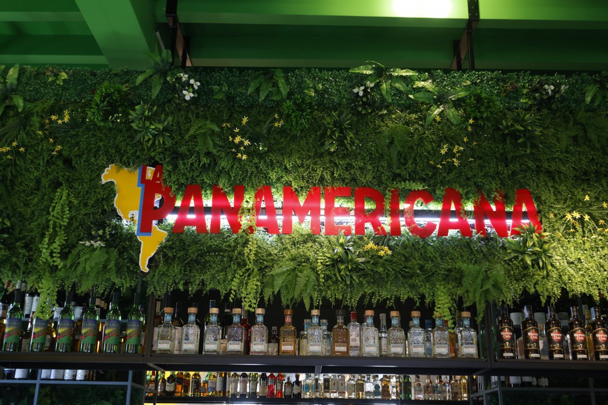 La-Panamericana-by-Chakall_Bar