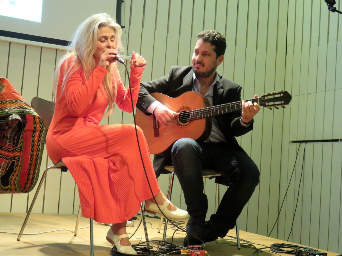 Lancamento A fabulosa galinha de Angola-Luisa Fresta_0491