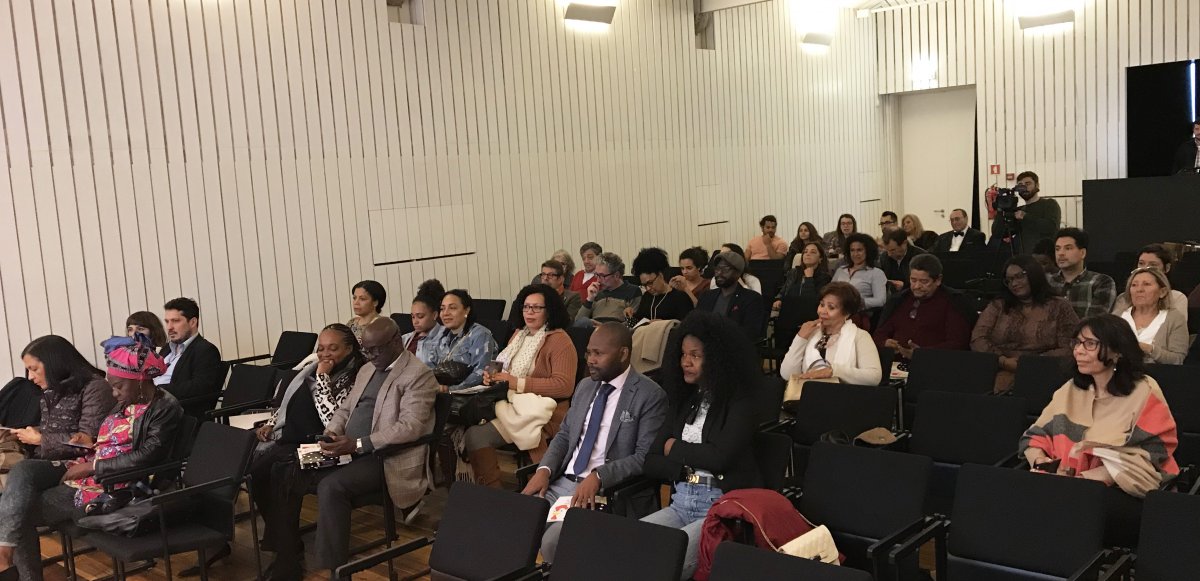 Lancamento A fabulosa galinha de Angola-Luisa Fresta_3415