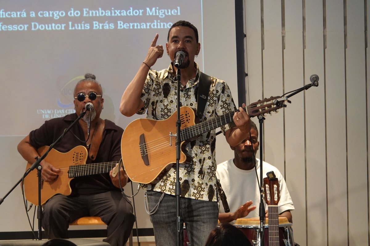 Lançamento do livro O Tráfico de Armas Ligeiras_DSC05494