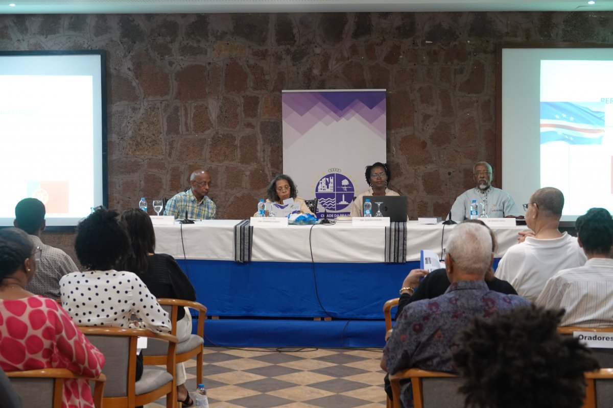 Literatura Insularidade e Universalidade_DSC09395