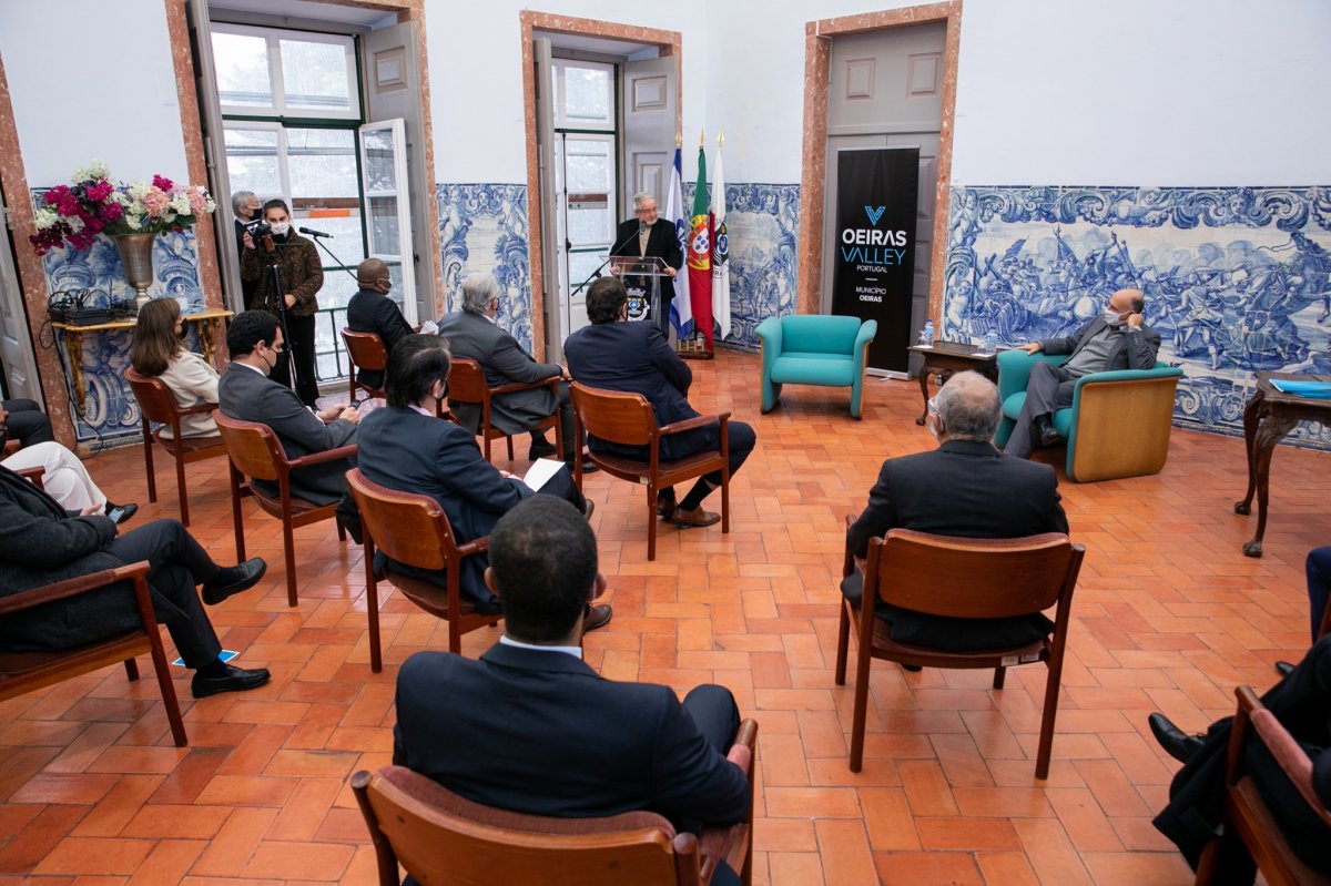 Oeiras assina protocolo para a instalação de um Centro de Documentação jurídica africana