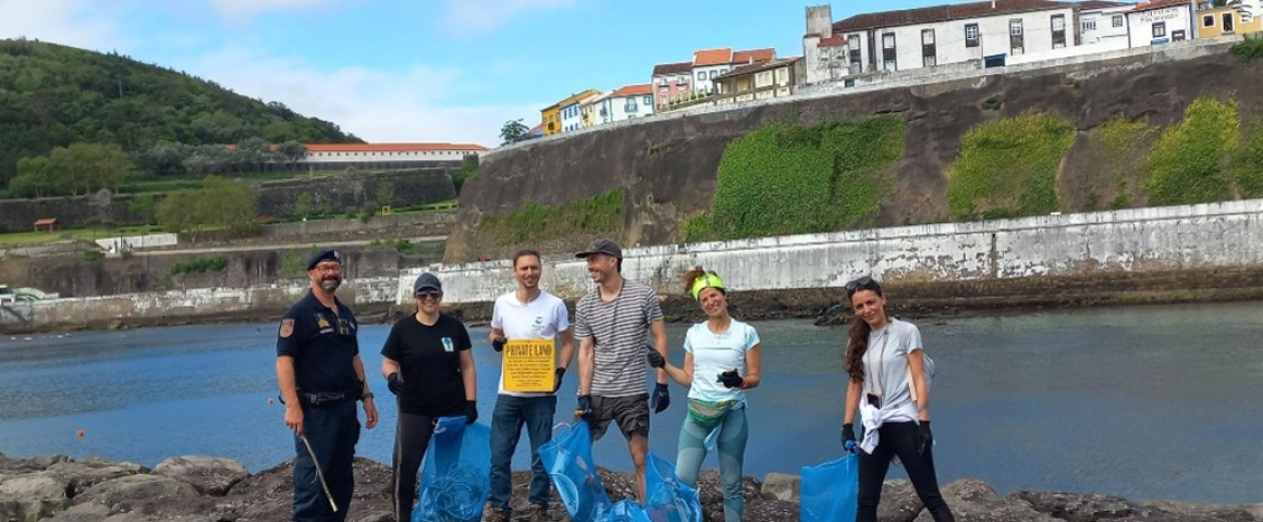 Limpeza costeira e educação ambiental em Angra do Heroísmo