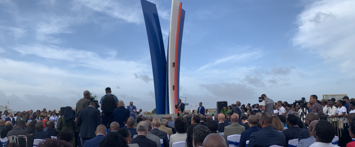 Inaugurado Monumento à Democracia e Liberdade