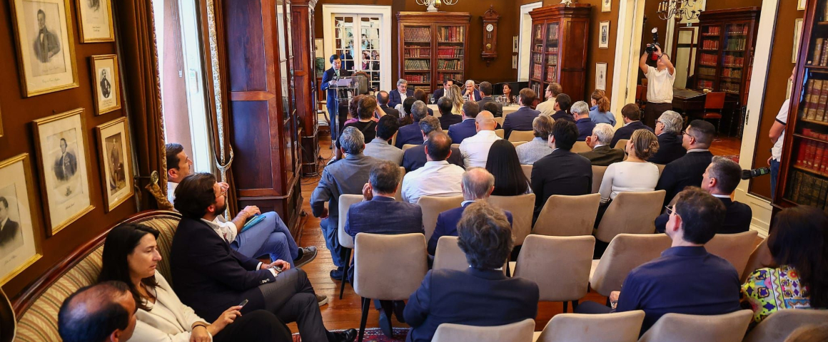 UCCLA presente no lançamento do livro "Portugal e o Atlântico" de Cristiano Cabrita