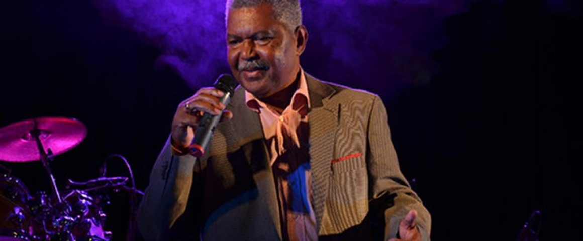 Morreu o cantor angolano Carlos Burity