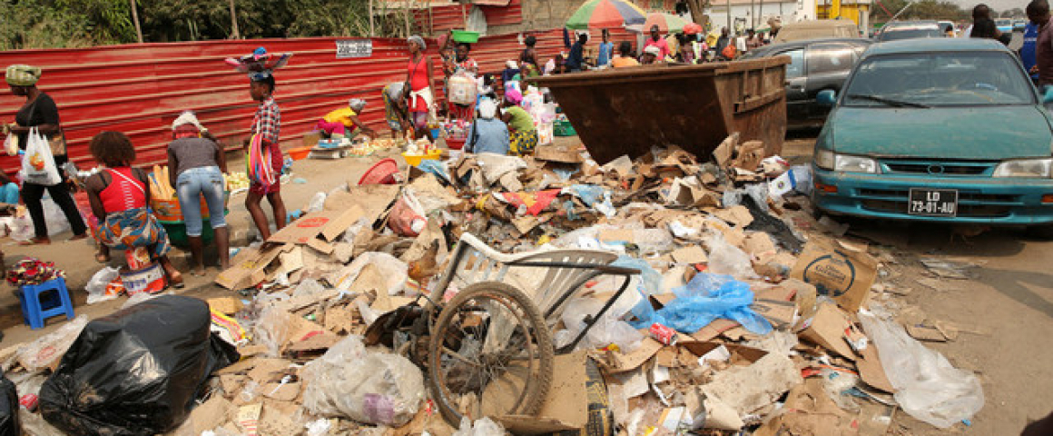 Cobrança da taxa de recolha do lixo em Luanda