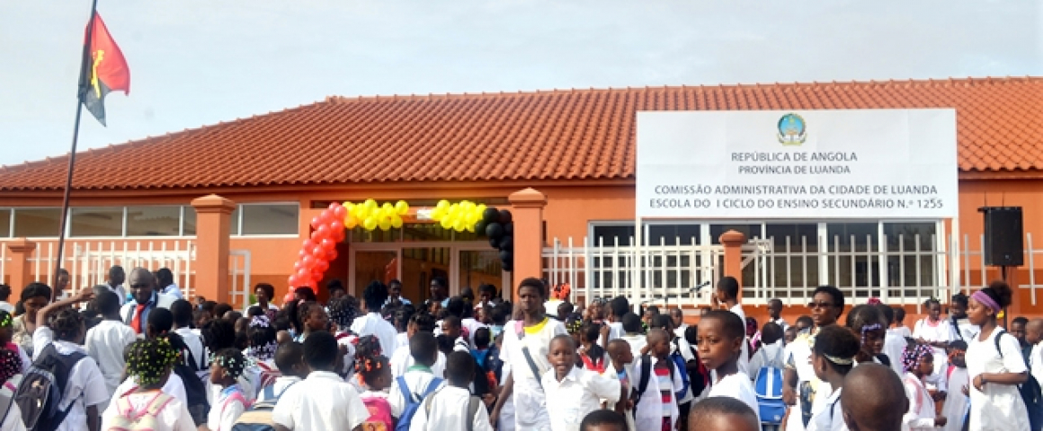 Inauguradas três escolas e uma biblioteca distrital em Luanda