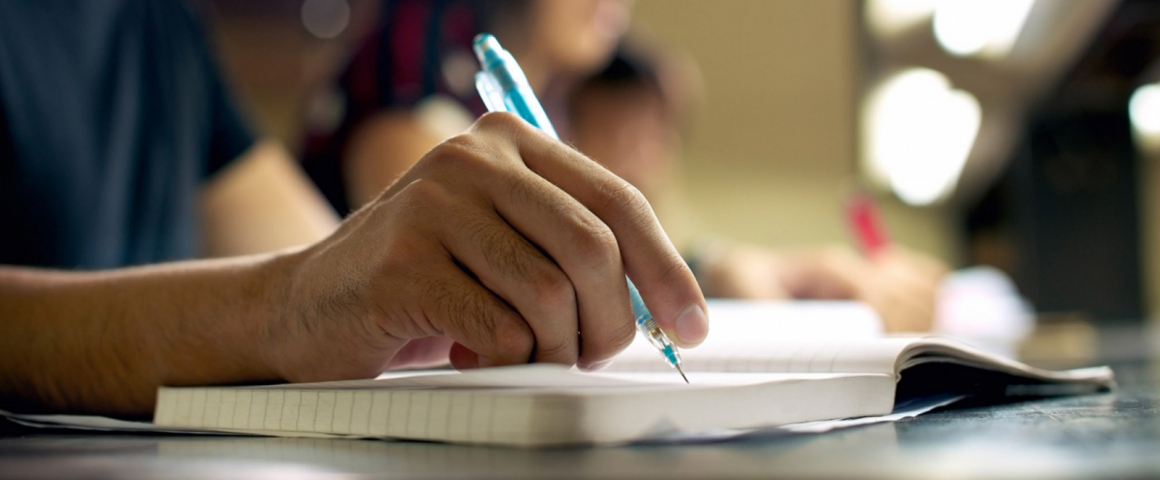 Câmara da Praia financia bolsas de estudo no ensino profissional