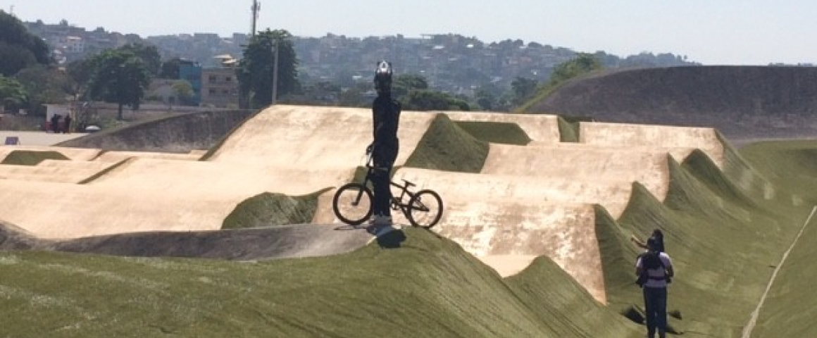 Rio inaugura pista de competição de ciclismo para os Jogos de 2016