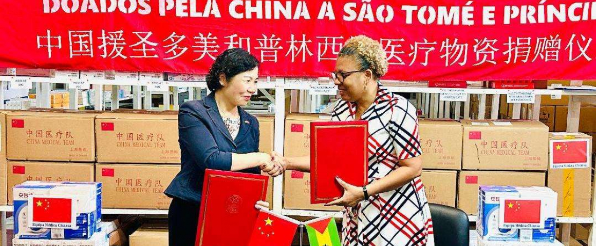 China doa medicamentos e equipamentos médicos a São Tomé e Príncipe