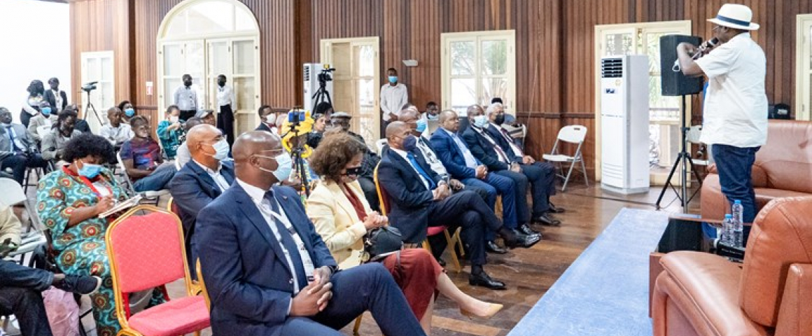 Encontro de Escritores em Luanda