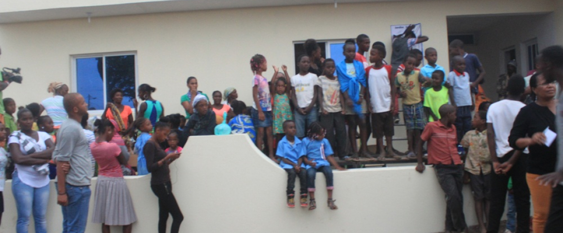 Inauguração do jardim infantil de Mancholy
