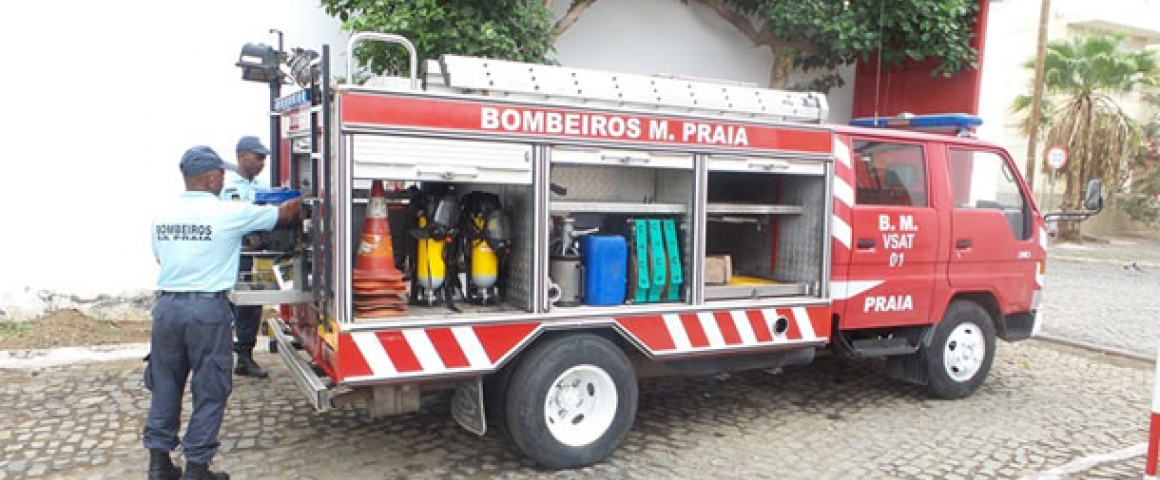 Bombeiros da Praia dispõem da primeira autoescada