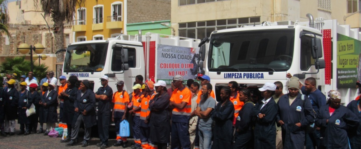 São Vicente reforça frota de recolha de lixo