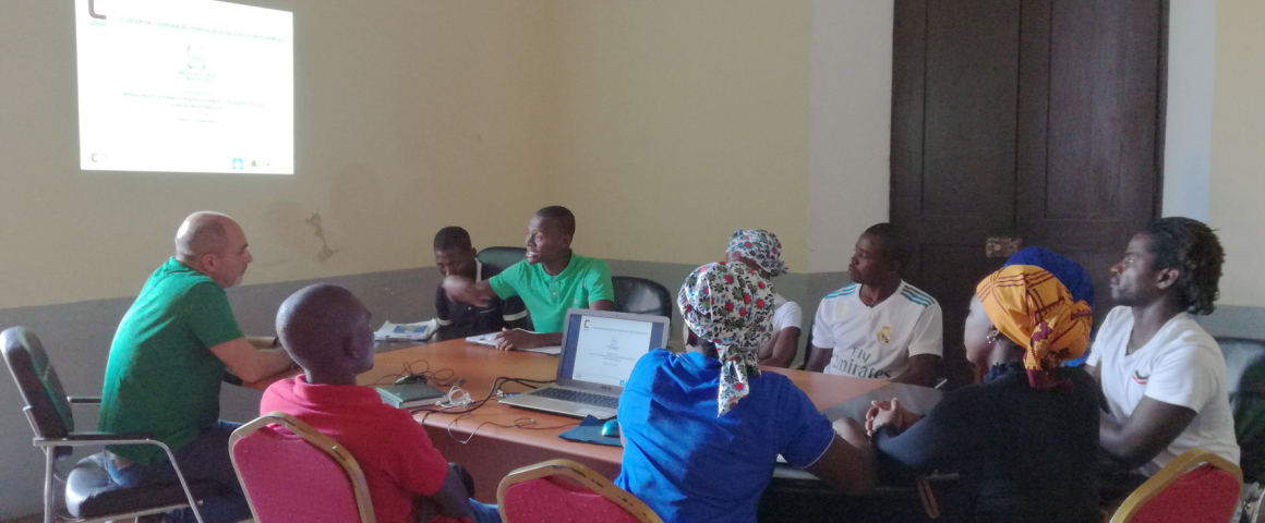Encontro com técnicos de cobrança na Ilha de Moçambique