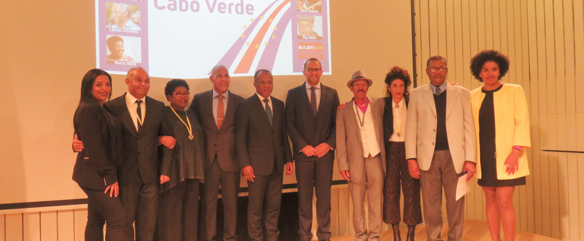 Condecoração a personalidades de Cabo Verde na UCCLA