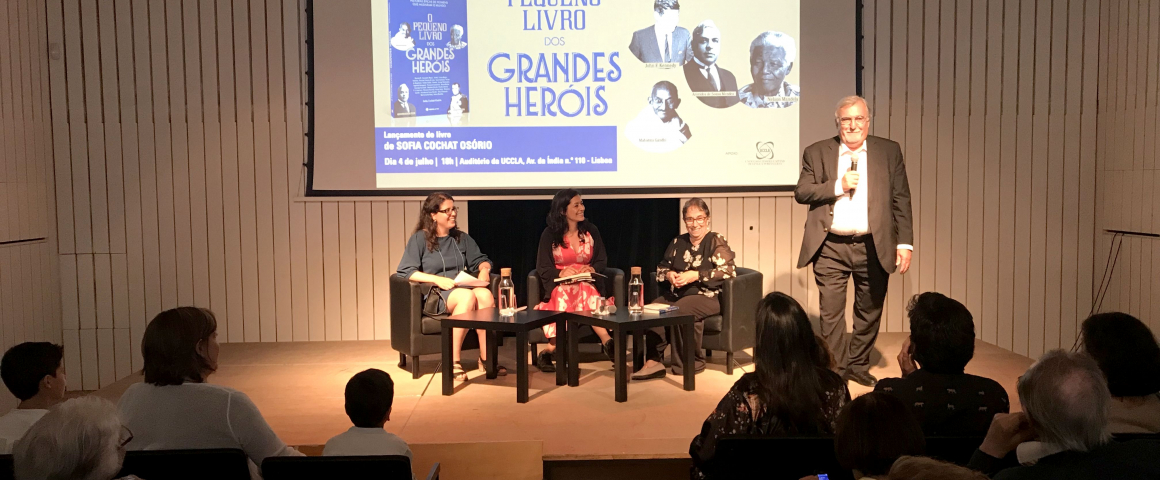 O Pequeno Livro dos Grandes Heróis lançado na UCCLA