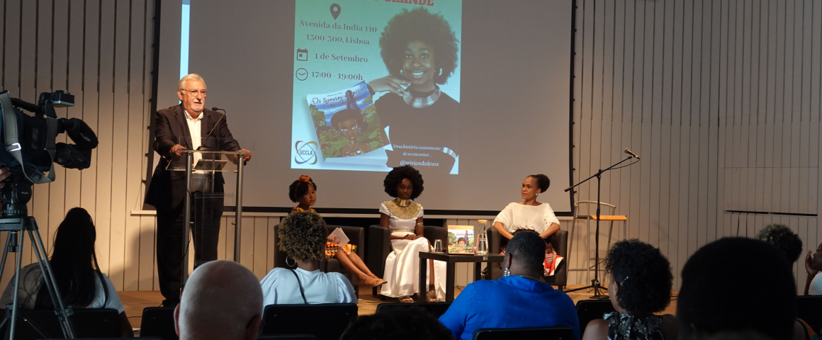 Lançamento do livro "Os Tesouros do Pico Cão Grande" de Miriam de Deus na UCCLA