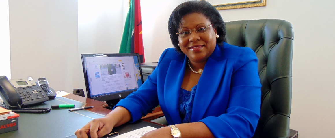 Saída da Embaixadora Fernanda Lichale