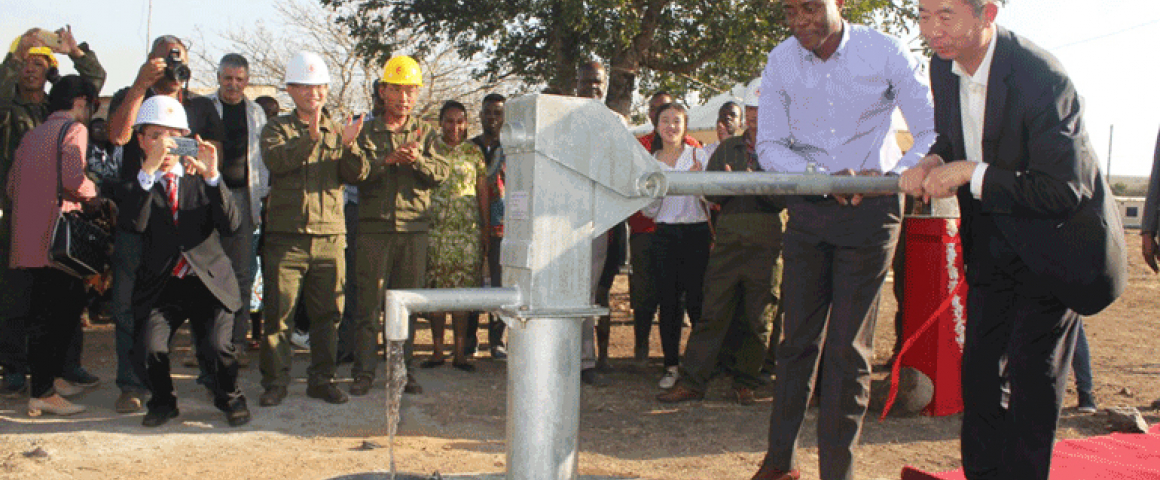 Construção de furos de água em Moçambique