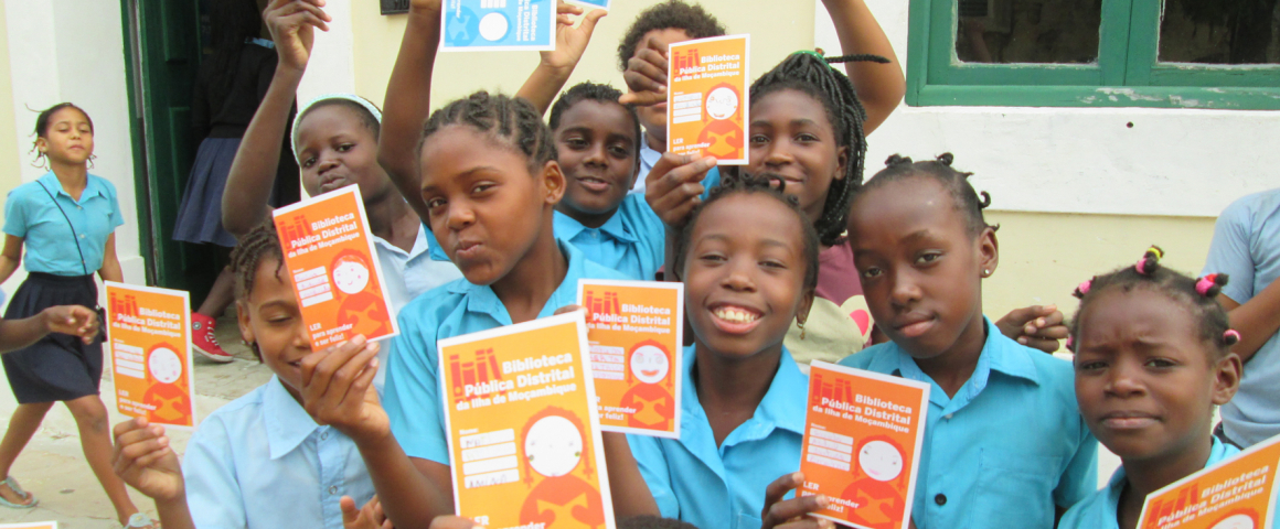 Roda de leitura na Biblioteca Pública Distrital da Ilha de Moçambique