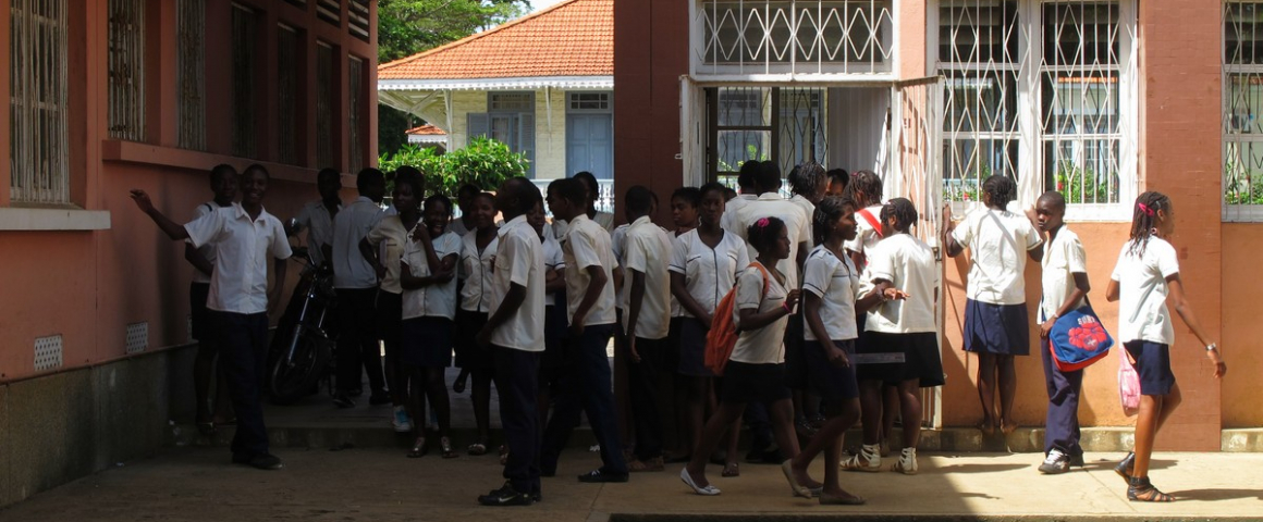 Construção de uma escola profissional em Água Grande