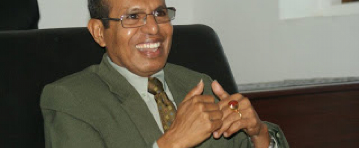 Presidente de Timor-Leste ajuda bombeiros portugueses