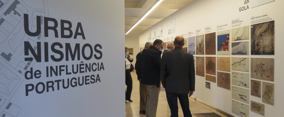 Visita de delegação da Fundação Gulbenkian à exposição da UCCLA