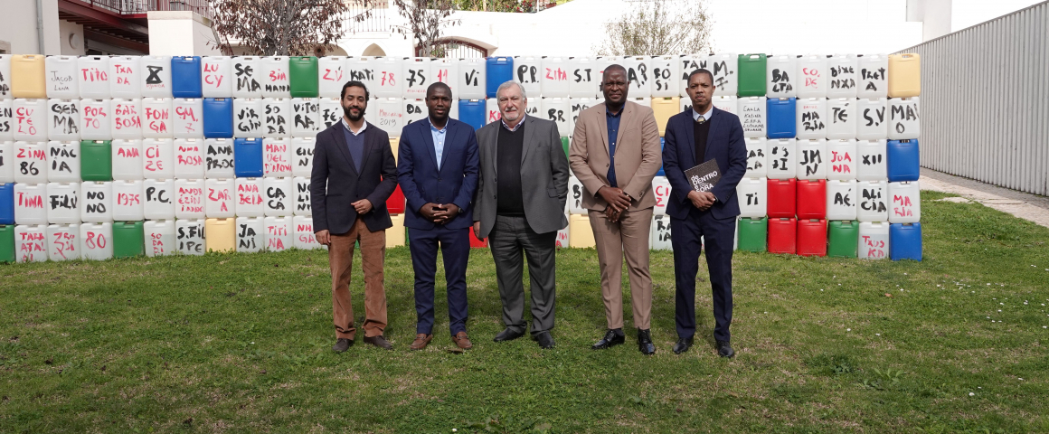 Visita do Presidente da Câmara da Ribeira Grande de Santiago à exposição da UCCLA