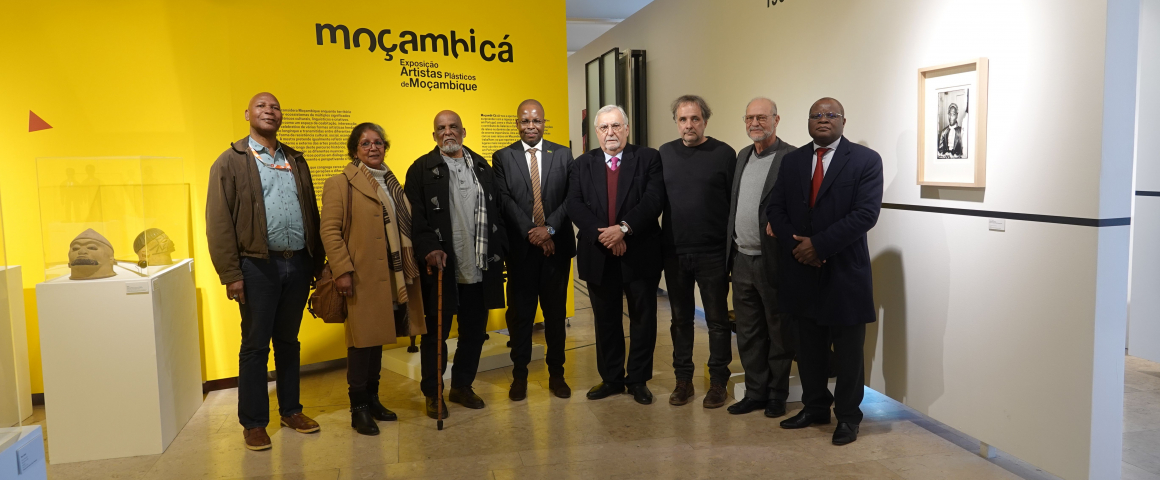 Visita do Vice-Ministro da Cultura de Moçambique à exposição da UCCLA