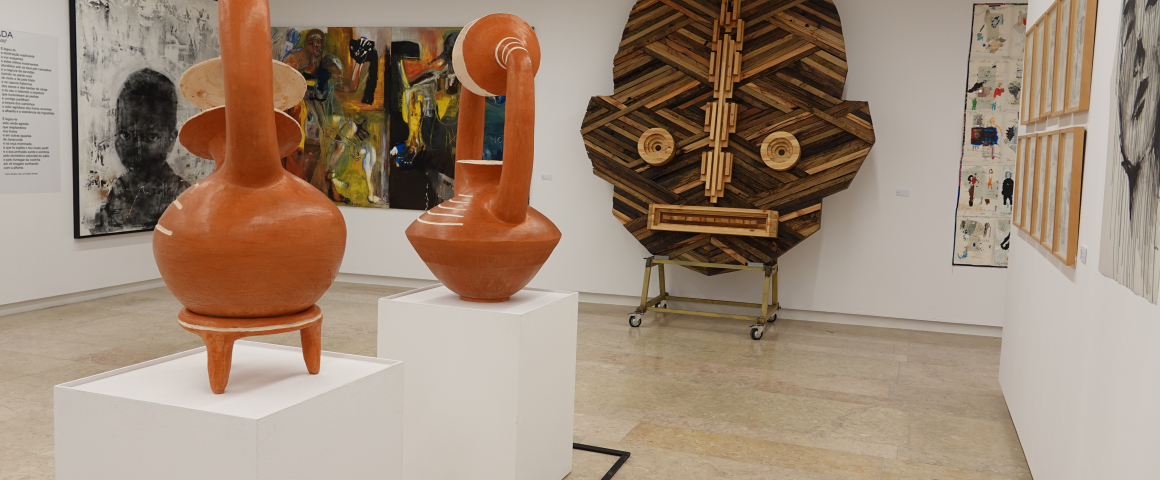 Exposição “de Dentro e Fora - Coletiva de Artistas de Cabo Verde”