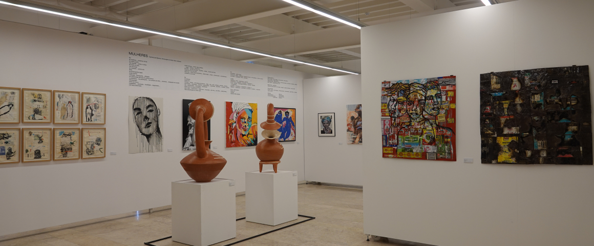Exposição “de Dentro e Fora - Coletiva de Artistas de Cabo Verde”