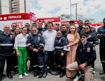 Fortaleza entrega novas ambulâncias para renovar frota da capital