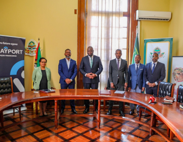 Maputo assina acordo para promover limpeza das praias